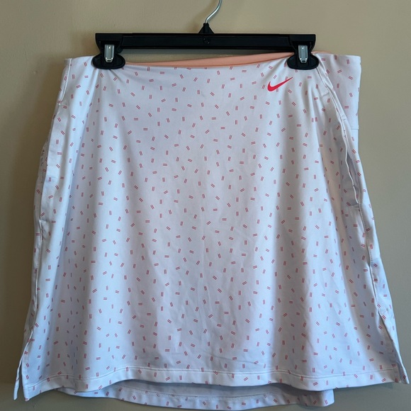 Nike Women's Dri Fit Golf/Tennis Skirt With Pockets Size Large - Picture 1 of 4
